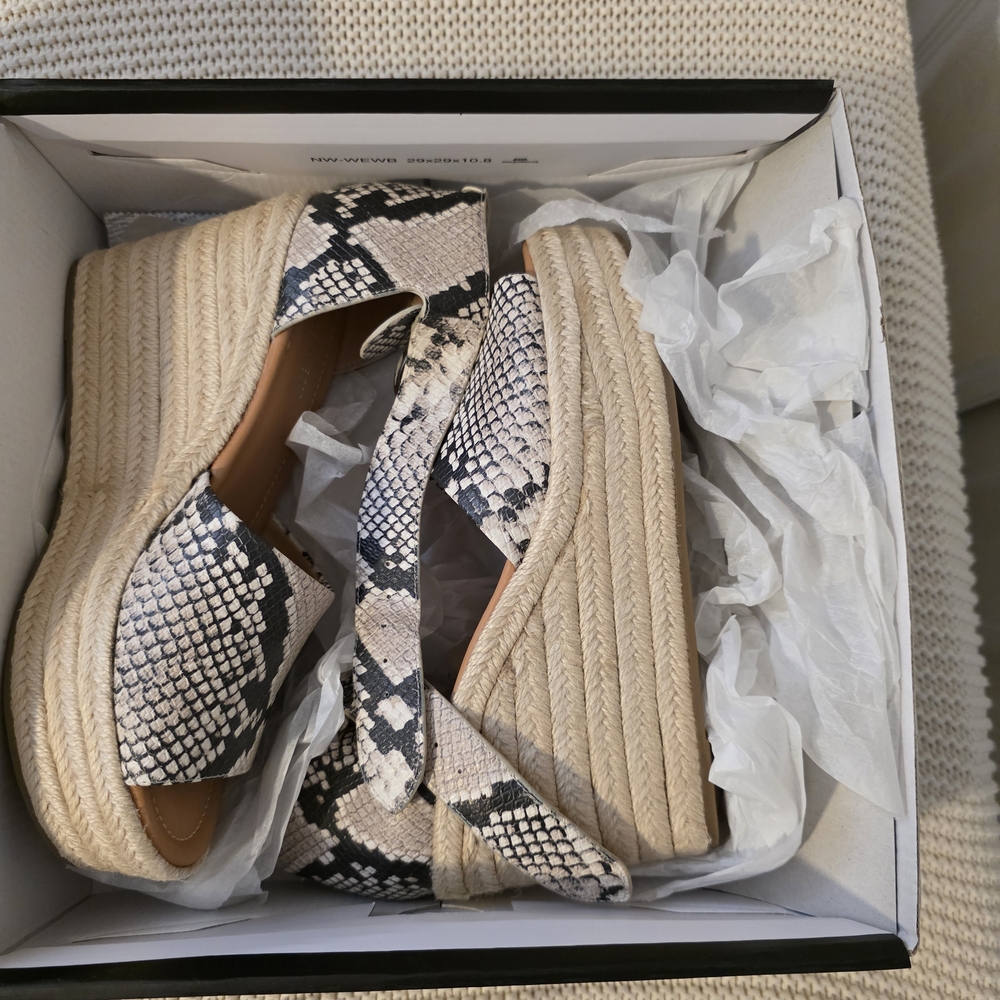 Stylish Snakeskin Pattern Wedge Espadrilles
